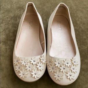 Ivory dress shoes
